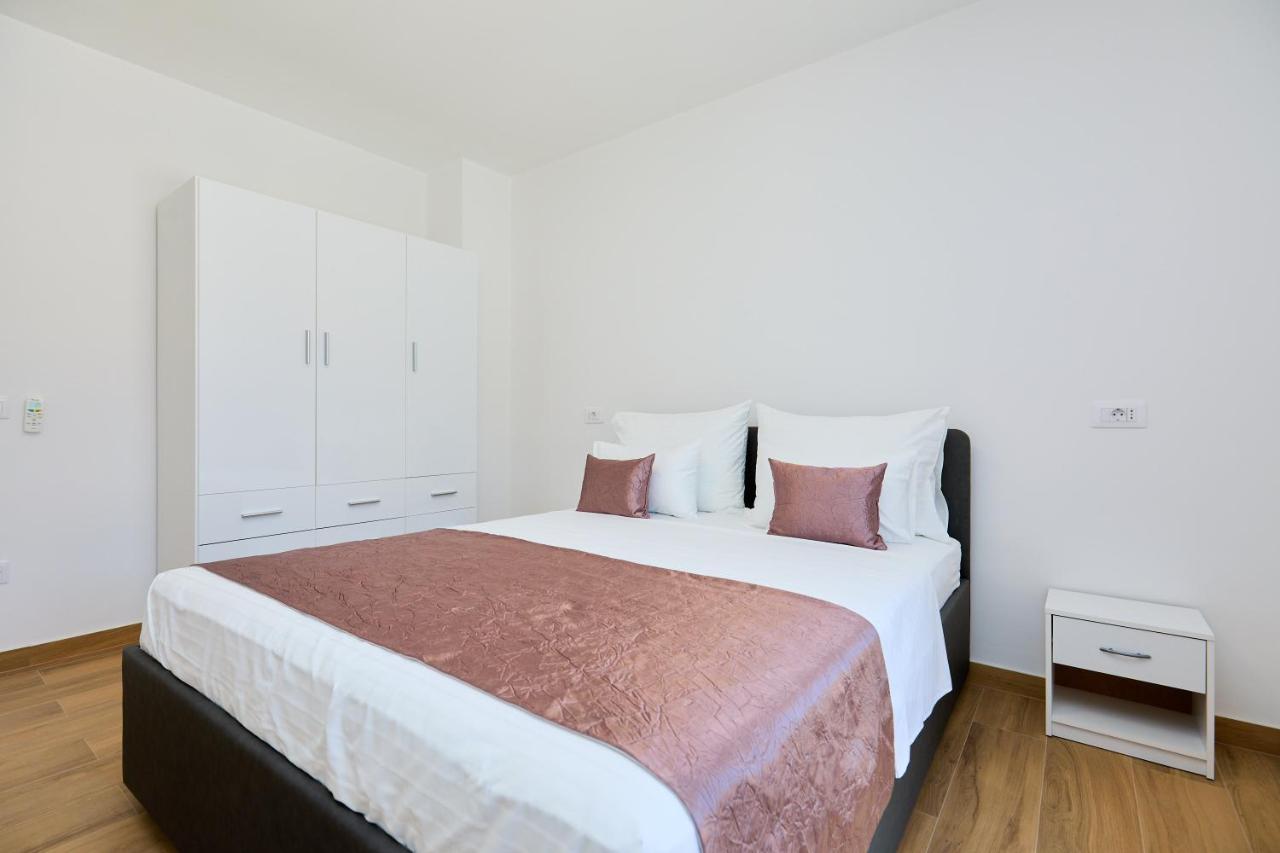 Green Lantern Apartments Okuklje Eksteriør billede